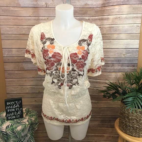 Wrangler Tops - Wrangler Ivory Floral Lace Blouse Size S